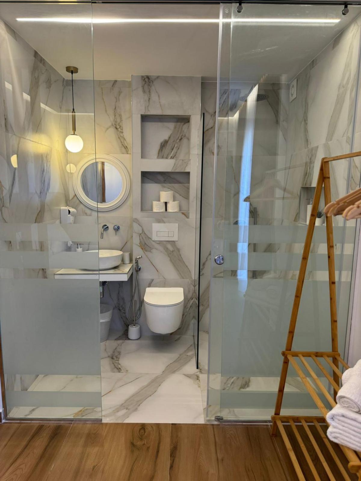 Ansi Paradiso Apartaments Sarandë エクステリア 写真